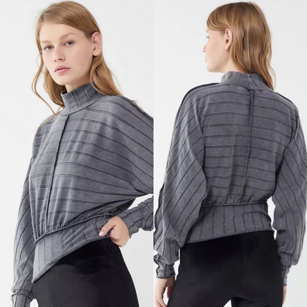 Urban outfitters gray washed mock neck‎ long sleeve top